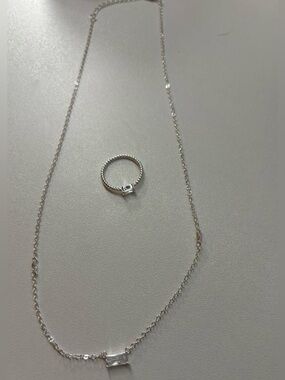 Evry Jewels matching ring and necklace
Ring size 6